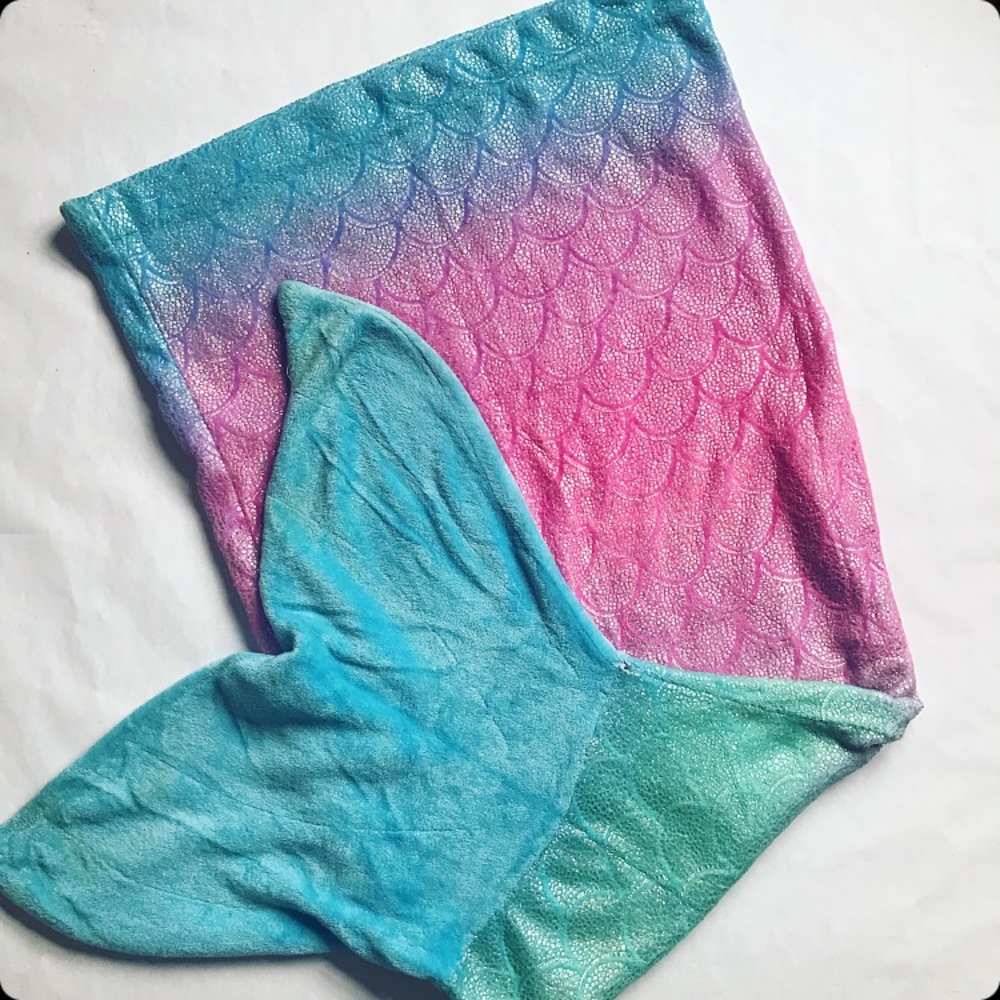 Justice Sparkly Rainbow Mermaid Tail Blanket